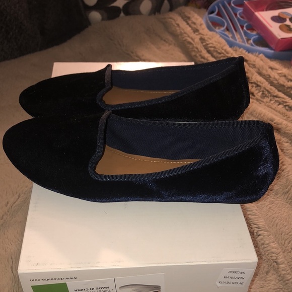 NWOT SO Velvet Loafers, size 6 - Picture 2 of 7